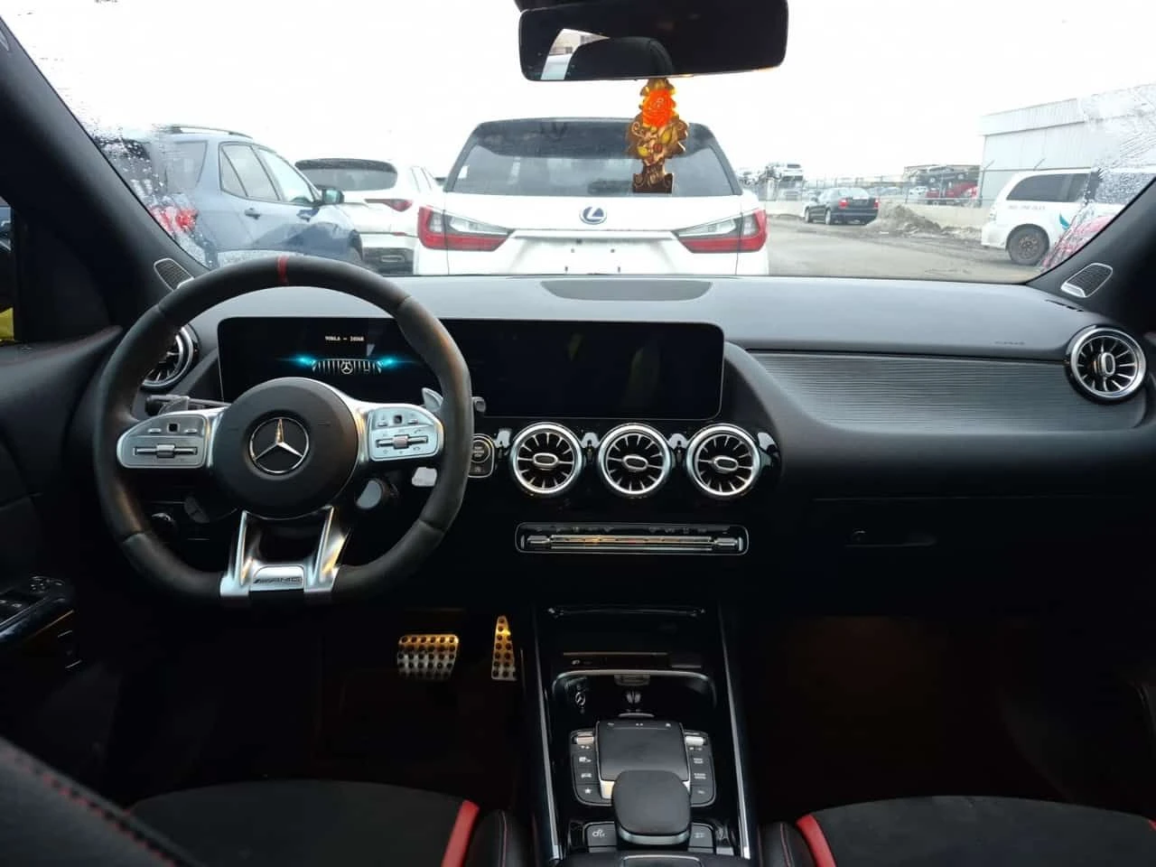 Mercedes-Benz GLA 45 AMG /360/DISTRONIC/BURMESTER, снимка 10 - Автомобили и джипове - 53937356