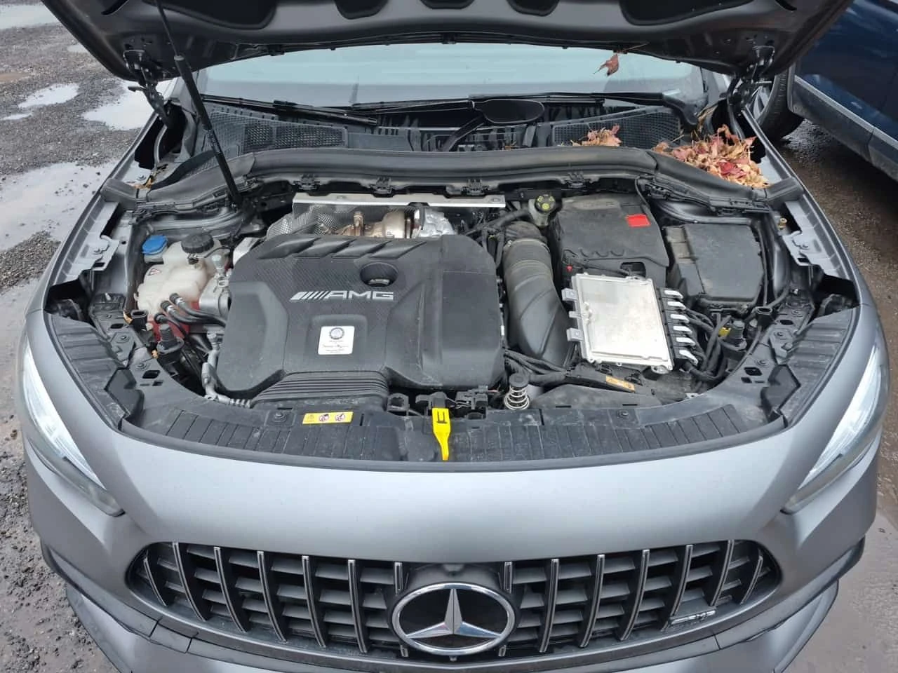 Mercedes-Benz GLA 45 AMG /360/DISTRONIC/BURMESTER, снимка 16 - Автомобили и джипове - 53937356