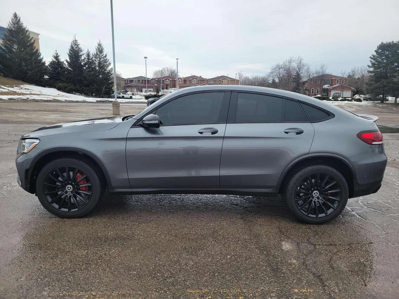 Mercedes-Benz GLC 300 * 2 КЛЮЧА * ЛИЦЕНЗИРАН ДИЛЪР * 360 , снимка 2 - Автомобили и джипове - 54021221