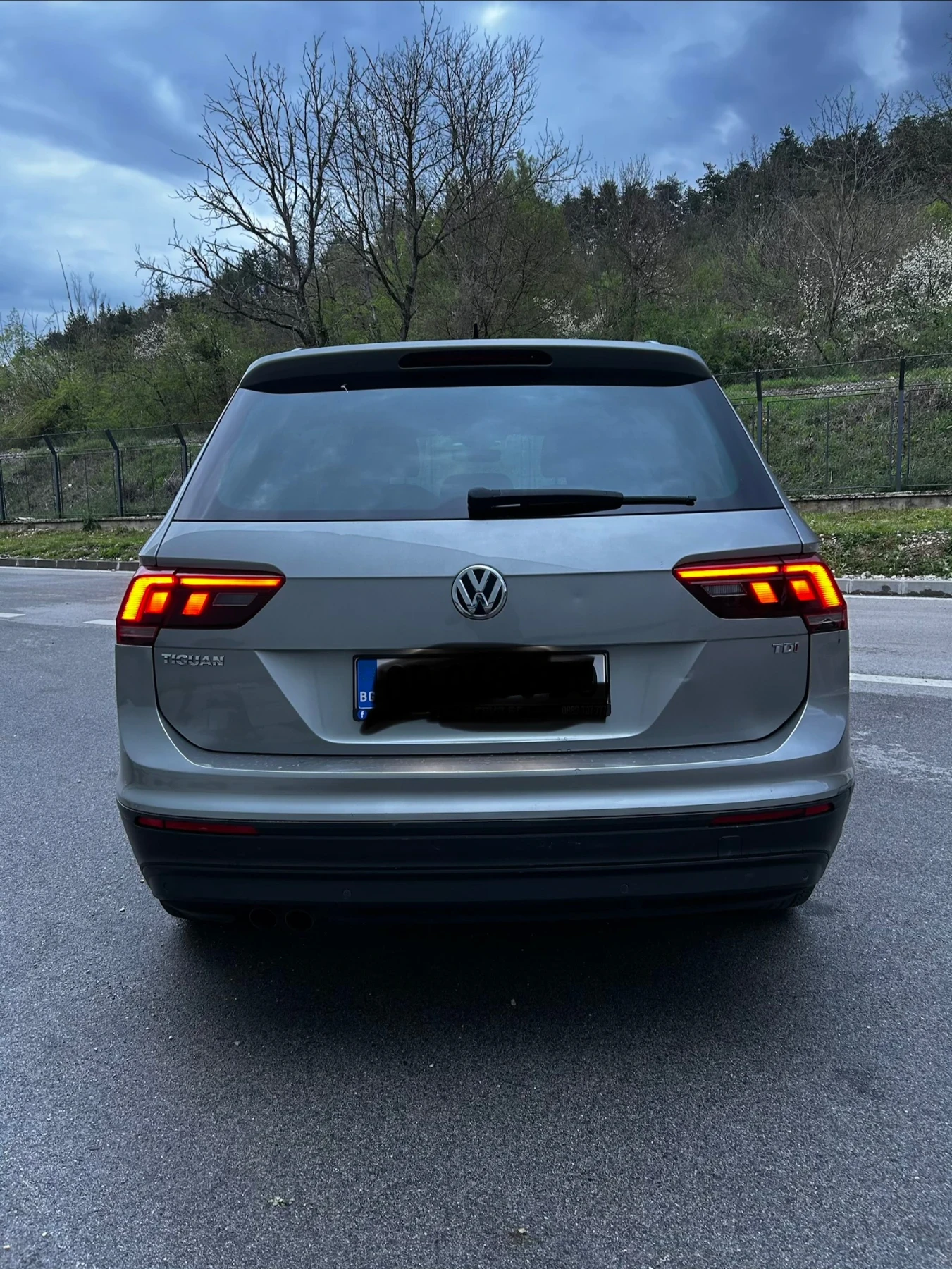 VW Tiguan, снимка 5 - Автомобили и джипове - 54262656