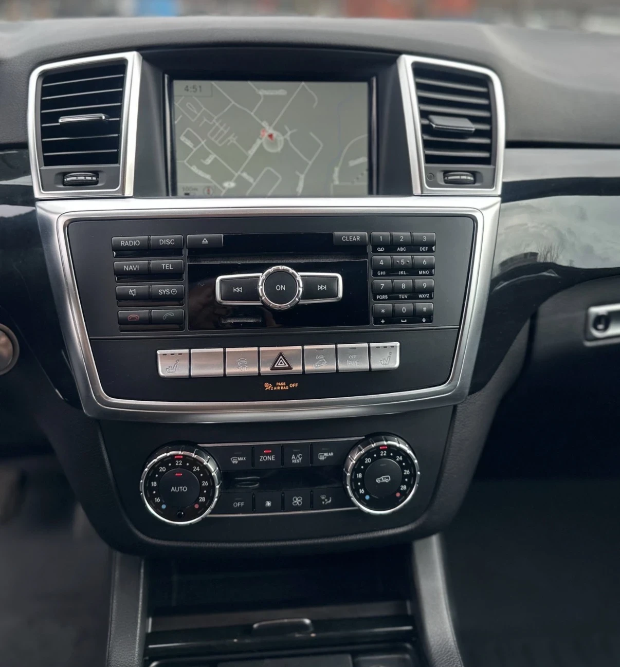 Mercedes-Benz ML 350 D * НА ПРУЖИНИ * ПОДРЕВИ * ЦЕНА ДО БГ * CARFAX * , снимка 8 - Автомобили и джипове - 54433377