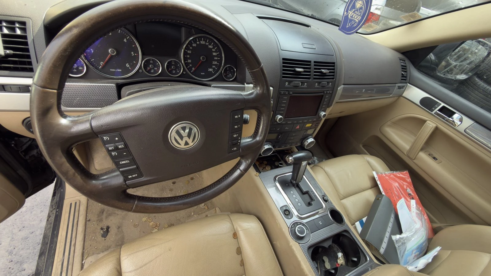 VW Touareg, снимка 5 - Автомобили и джипове - 54878540
