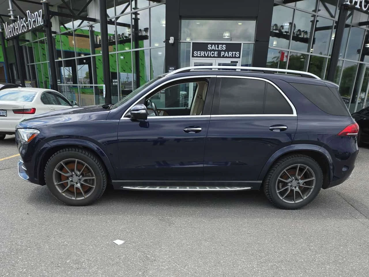 Mercedes-Benz GLE 450 АМГ ПАКЕТ/CARFAX/ДИСТРОНИК/360 КАМ/ХЕДЪП/ПАНО/, снимка 3 - Автомобили и джипове - 55073537