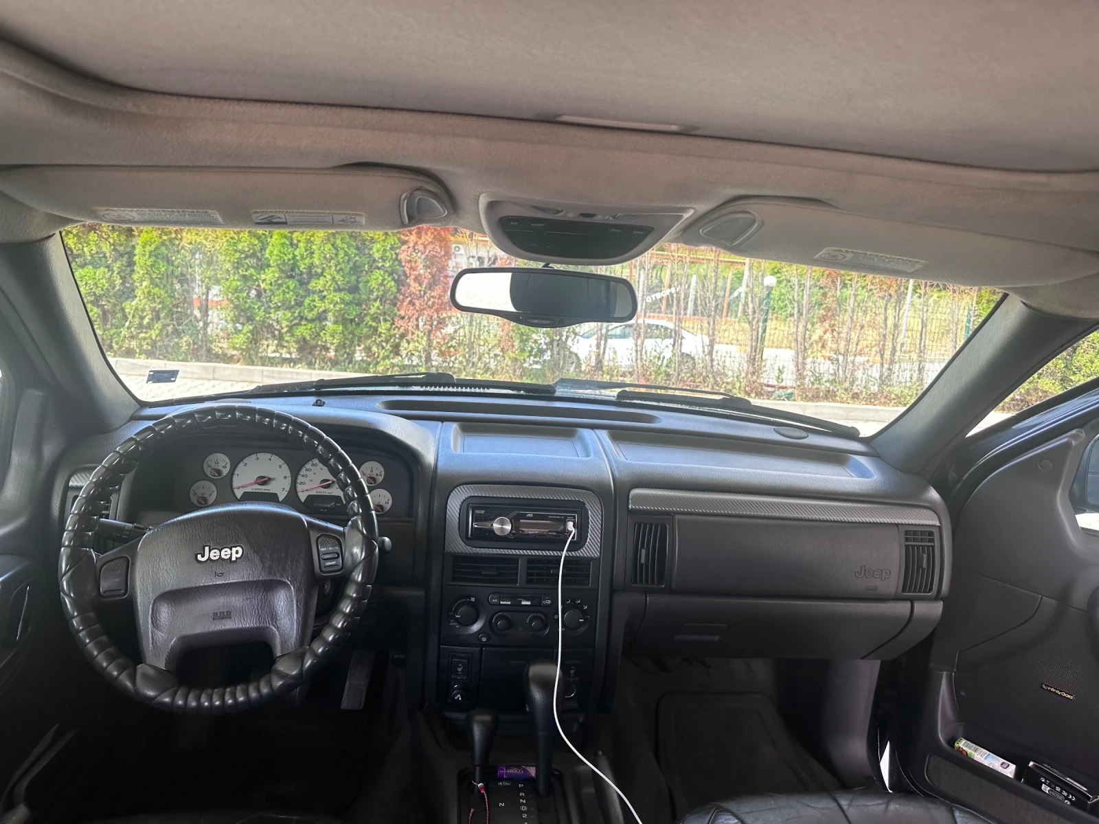 Jeep Grand cherokee 4.7 Quadra-Drive, снимка 9 - Автомобили и джипове - 55436968