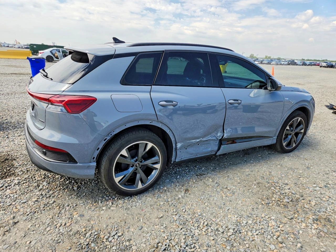 Audi Q4 E-TRON | PREMIUM PLUS | QUATTRO, снимка 3 - Автомобили и джипове - 55715304