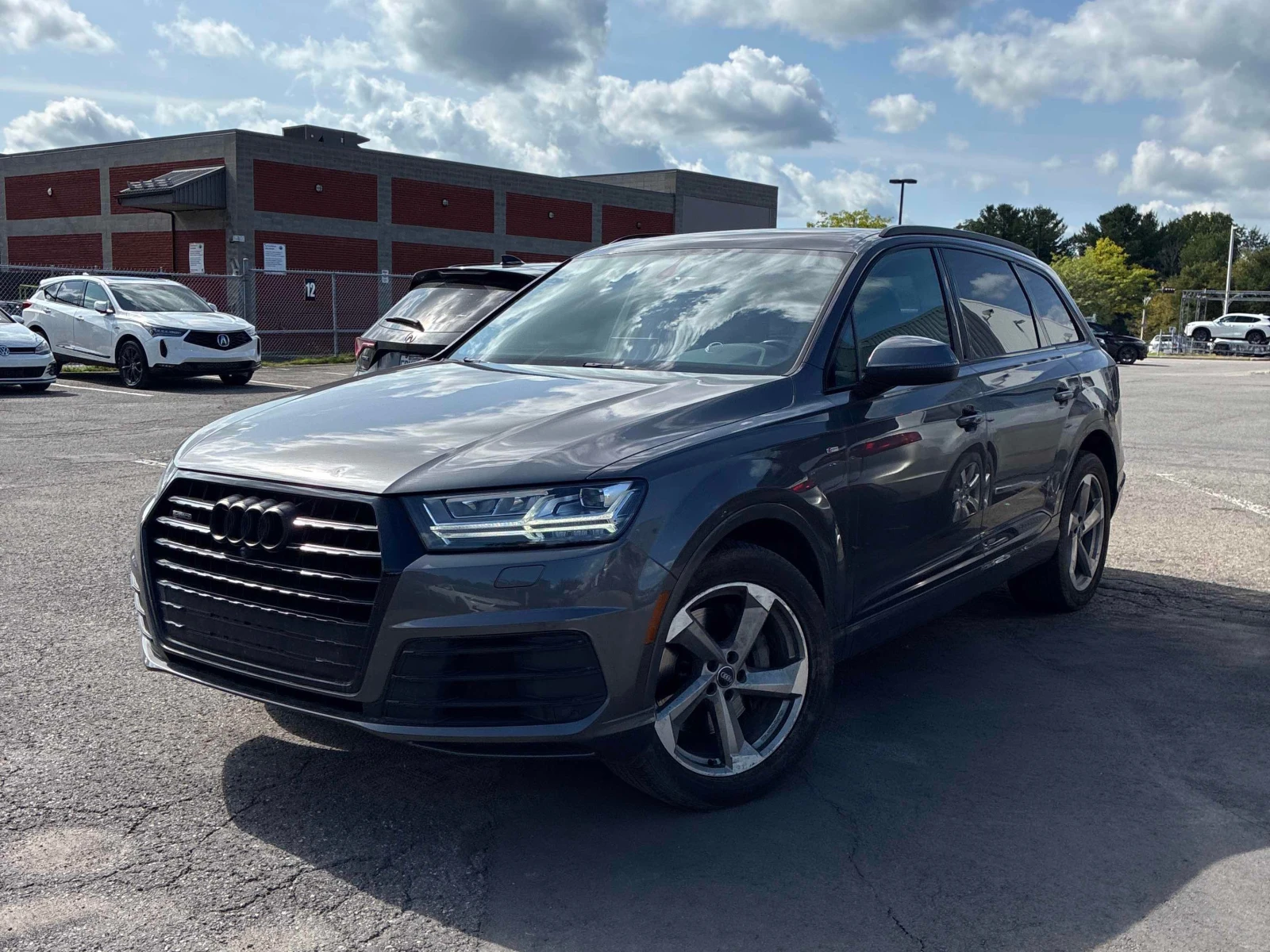 Audi Q7 * CARFAX * FULL DIGITAL * ОБДУХВАНЕ * 360 * 
