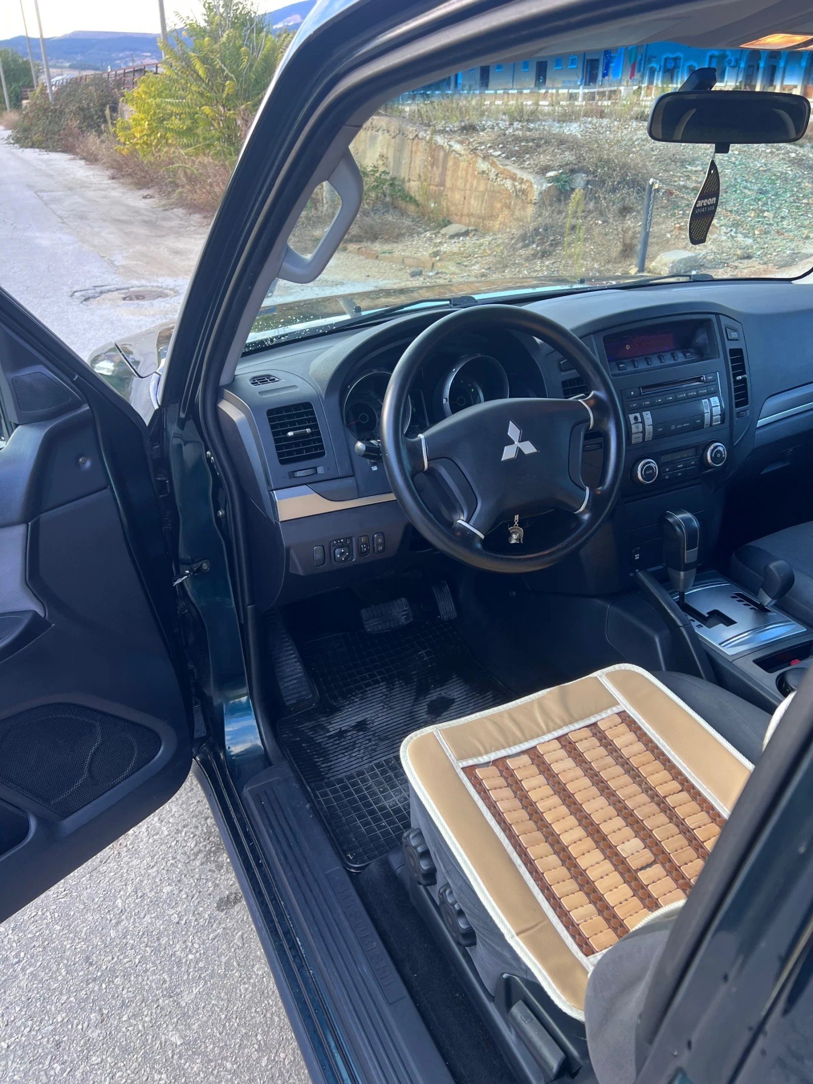 Mitsubishi Pajero 3.2 DID, снимка 7 - Автомобили и джипове - 56321067