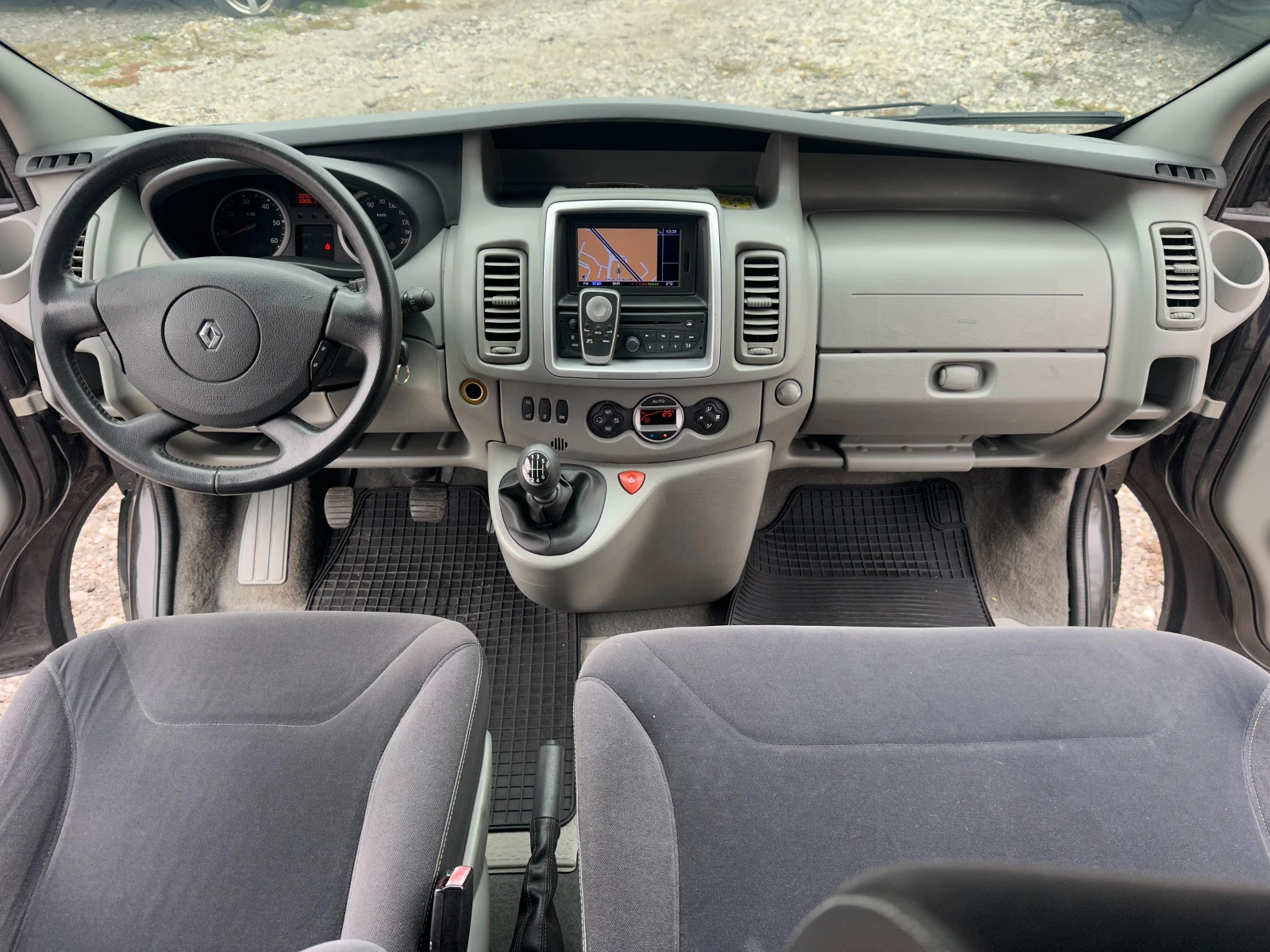 Renault Trafic 2.0DCI 115kc LONG NAVI 9места - изображение 10