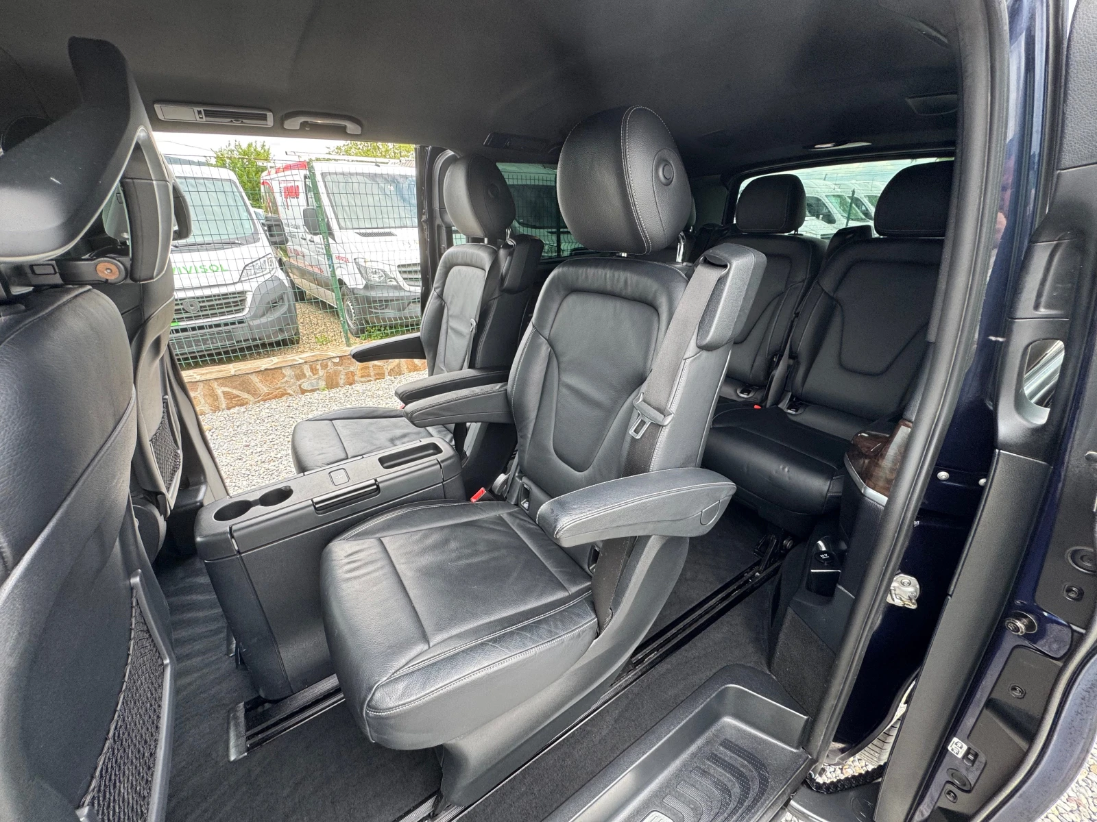 Mercedes-Benz V 250 CDI* Premium* AVANGARDE* 4MATIC* LUX* ТОП* Германи, снимка 10 - Бусове и автобуси - 54609110