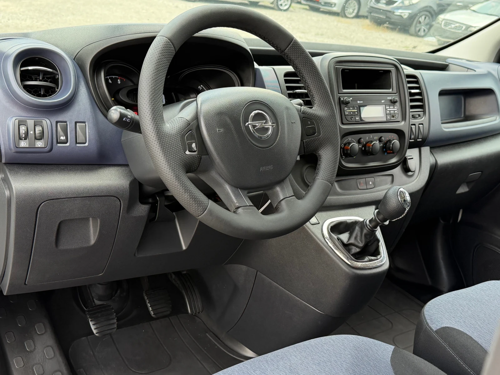 Opel Vivaro 1.6CDTi 116к.с * Климатик* * Евро-6* * Италия* , снимка 12 - Бусове и автобуси - 55011915