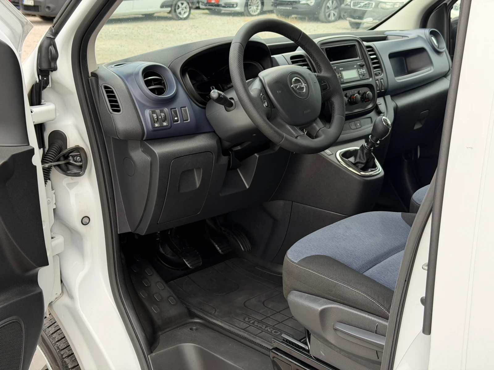 Opel Vivaro 1.6CDTi 116к.с * Климатик* * Евро-6* * Италия* , снимка 11 - Бусове и автобуси - 55011915