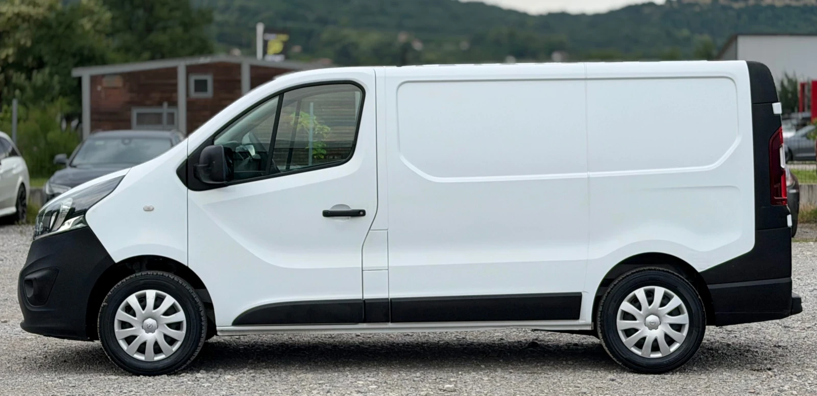 Opel Vivaro 1.6CDTi 116к.с * Климатик* * Евро-6* * Италия* , снимка 7 - Бусове и автобуси - 55011915