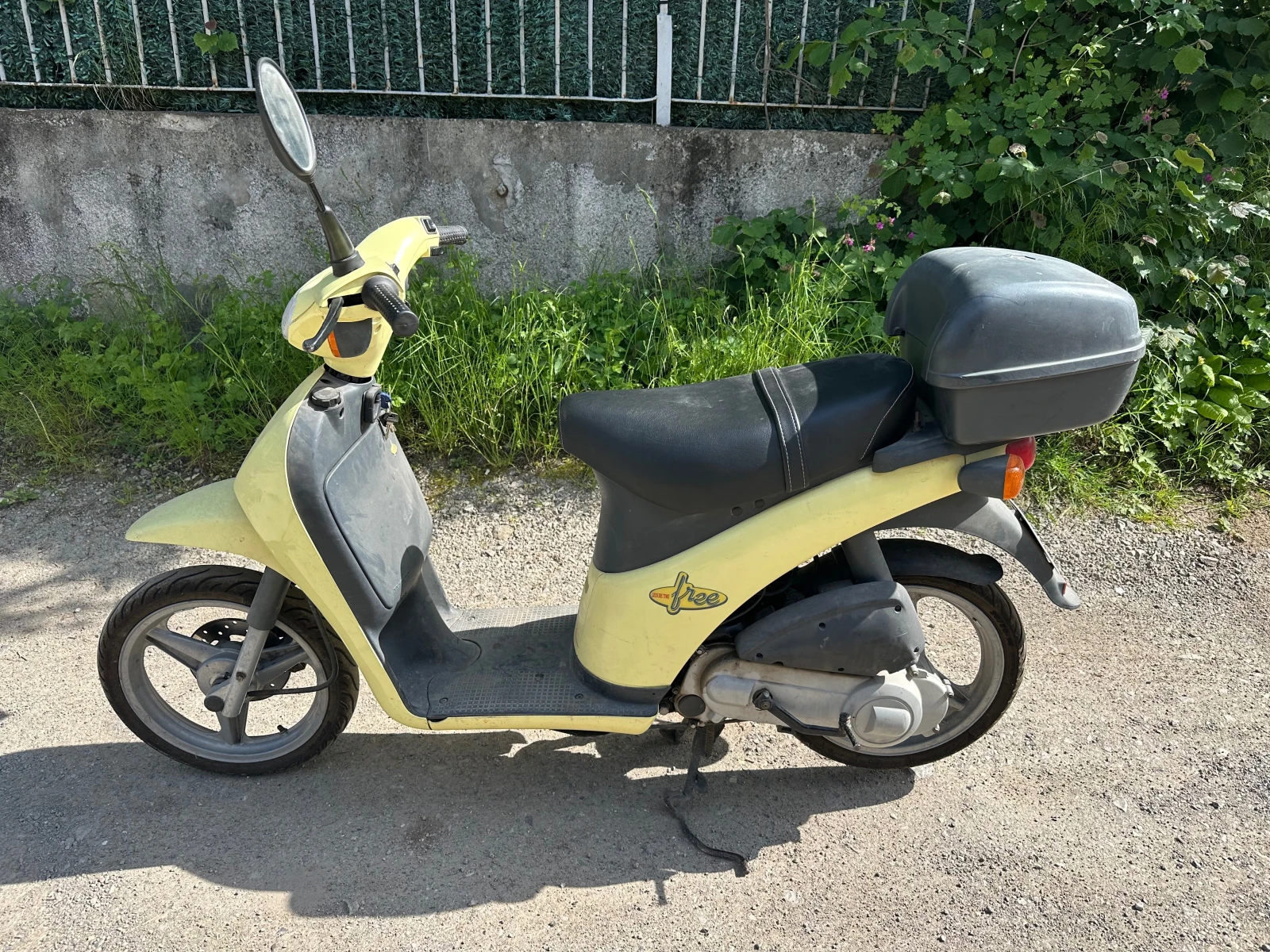 Piaggio Free