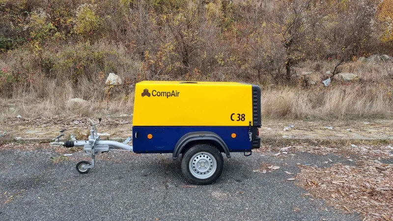 Компресори Друга COMPAIR DLT 0407, снимка 2 - Индустриална техника - 50805413