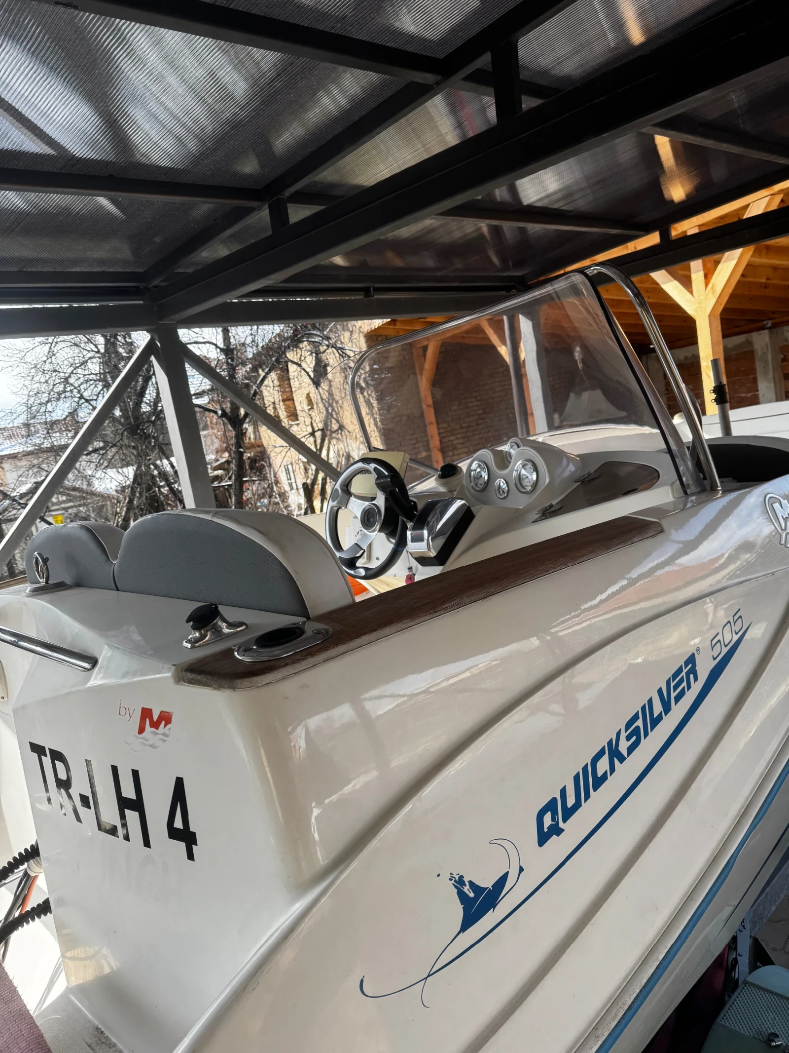 Моторна яхта Quicksilver 505 Commander регистрирана!, снимка 6 - Воден транспорт - 53853917