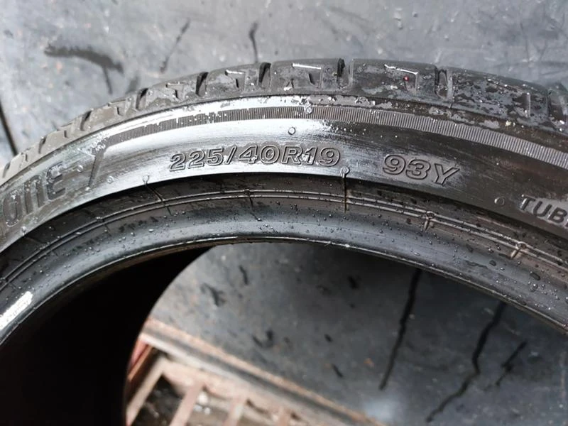 Гуми Летни 225/40R19, снимка 7 - Гуми и джанти - 37110844