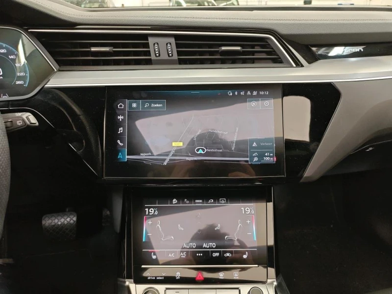 Audi E-Tron 55 S-Line* Quattro, снимка 10 - Автомобили и джипове - 46748088