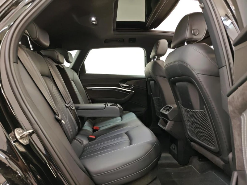 Audi E-Tron 55 S-Line* Quattro, снимка 9 - Автомобили и джипове - 46748088