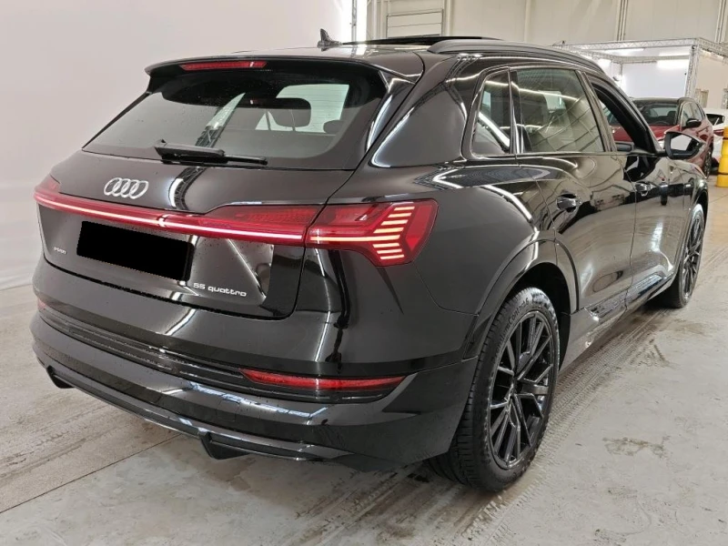 Audi E-Tron 55 S-Line* Quattro, снимка 5 - Автомобили и джипове - 46748088