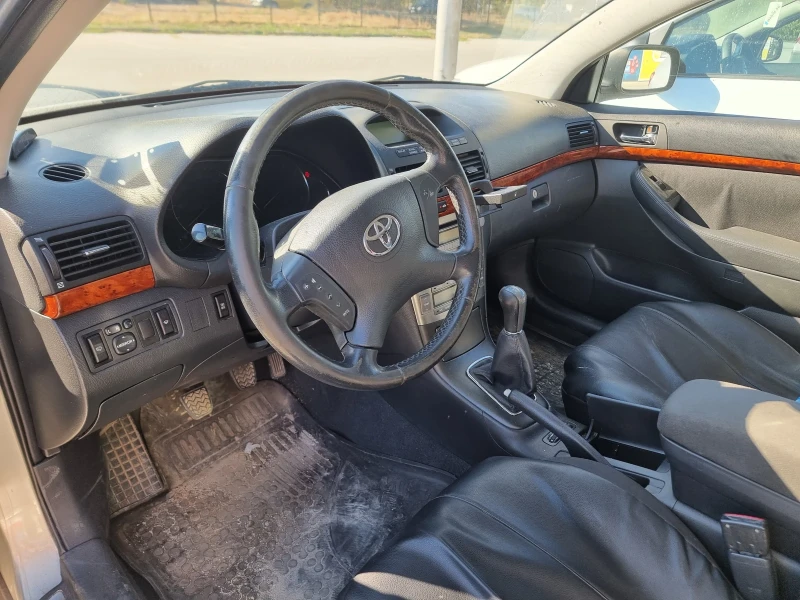 Toyota Avensis, снимка 5 - Автомобили и джипове - 47644869