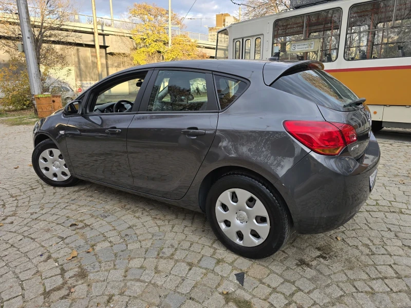 Opel Astra 1.4 i, снимка 4 - Автомобили и джипове - 47794403