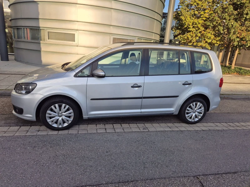 VW Touran 1.6 105 кс, снимка 4 - Автомобили и джипове - 48265767