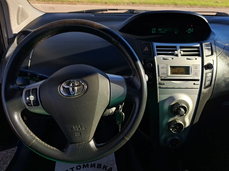 Toyota Yaris 1.4D4D, снимка 10 - Автомобили и джипове - 48526876