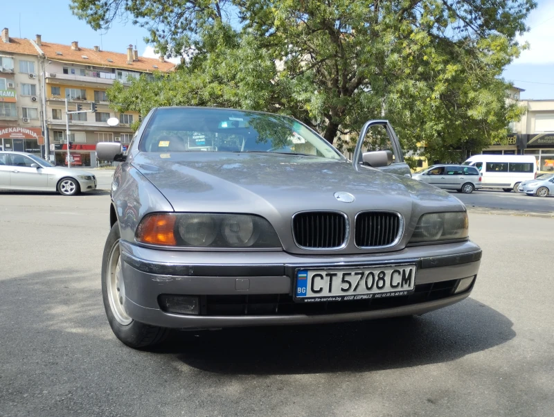 BMW 520 520i, снимка 1 - Автомобили и джипове - 49546142