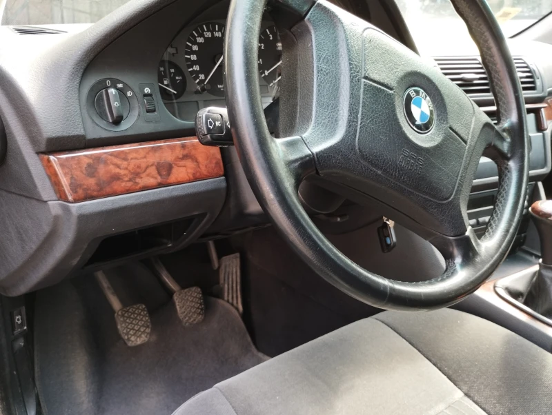 BMW 520 520i, снимка 6 - Автомобили и джипове - 49546142