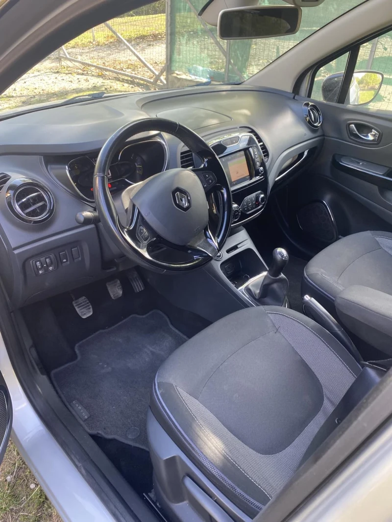 Renault Captur 1.5dci, снимка 6 - Автомобили и джипове - 52124823