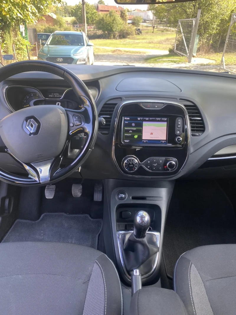 Renault Captur 1.5dci, снимка 8 - Автомобили и джипове - 52124823