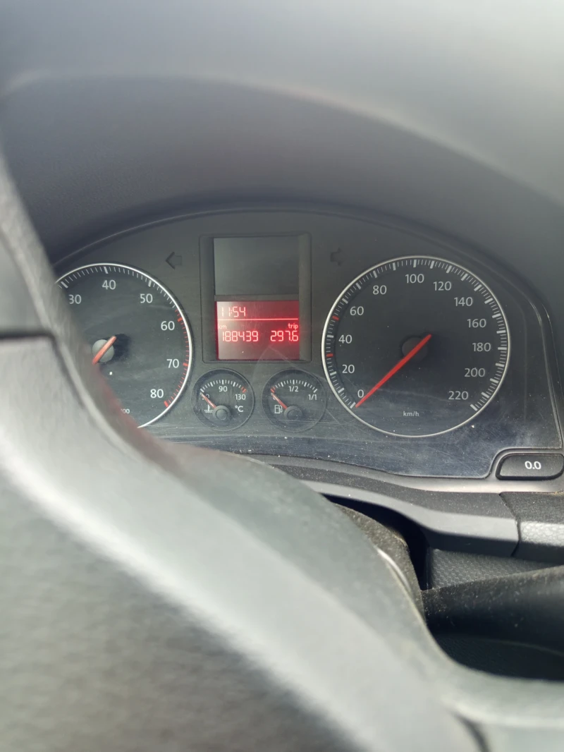 VW Golf 1.4i, снимка 6 - Автомобили и джипове - 52494236