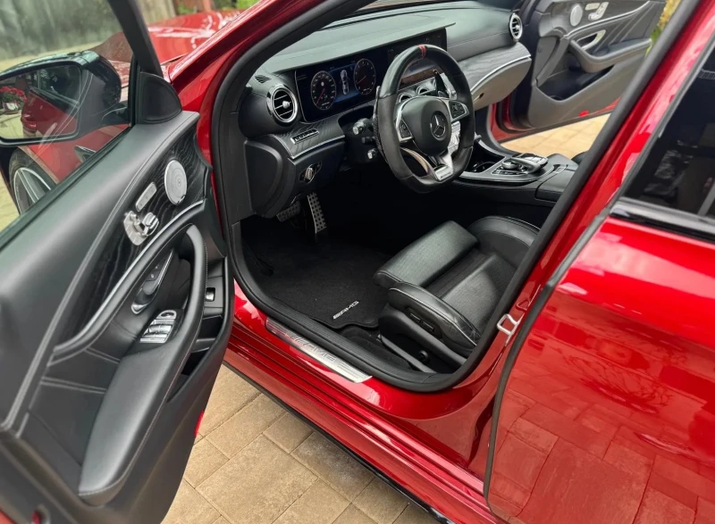 Mercedes-Benz E 63 AMG S 4Matic+ , снимка 6 - Автомобили и джипове - 52525859