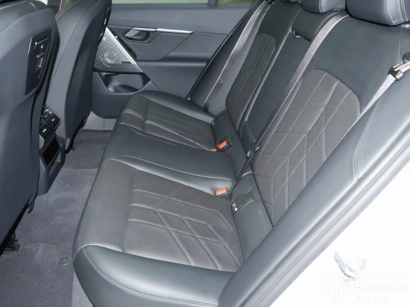 BMW i5 M60 xDrive Touring, снимка 8 - Автомобили и джипове - 52788053