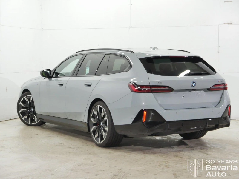 BMW i5 M60 xDrive Touring, снимка 2 - Автомобили и джипове - 52788053