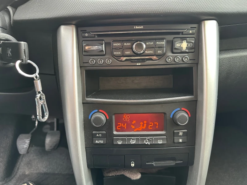 Peugeot 207 Lion edition, снимка 10 - Автомобили и джипове - 53041401