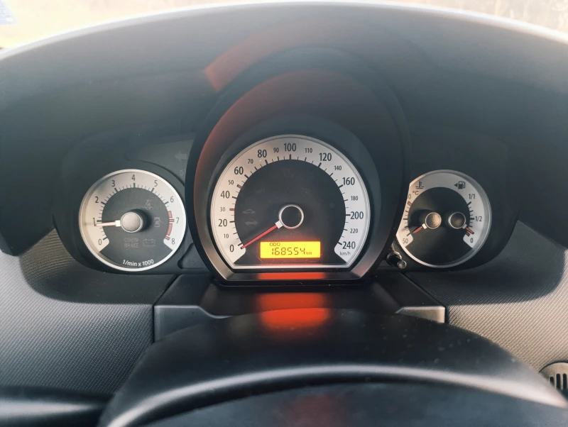 Kia Ceed 1.6i, снимка 14 - Автомобили и джипове - 53064574