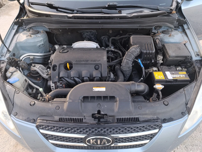 Kia Ceed 1.6i, снимка 12 - Автомобили и джипове - 53064574