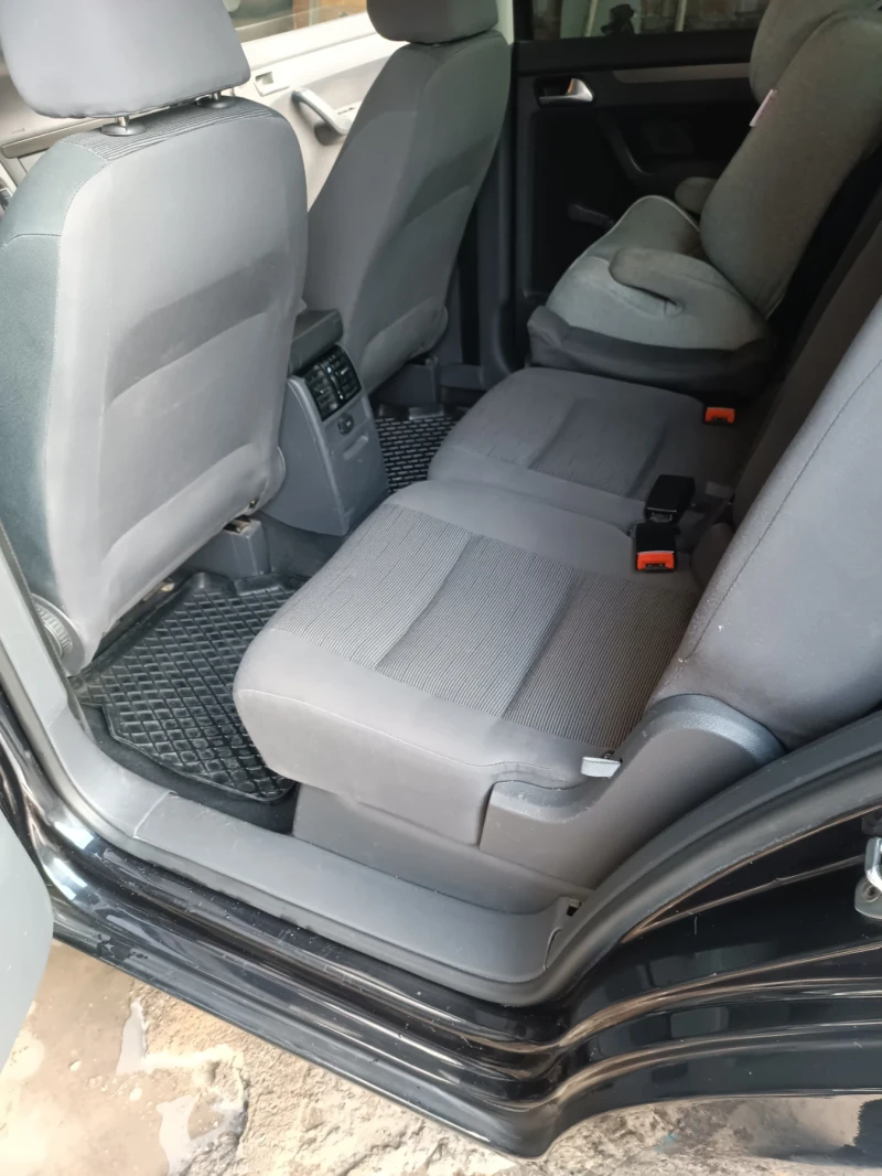 VW Touran 1.9 TDI , снимка 11 - Автомобили и джипове - 53092903