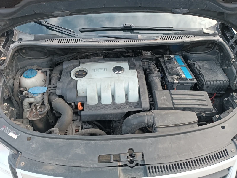 VW Touran 1.9 TDI , снимка 13 - Автомобили и джипове - 53092903