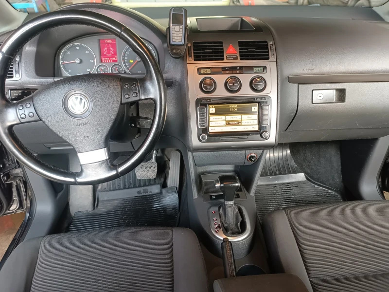 VW Touran 1.9 TDI , снимка 9 - Автомобили и джипове - 53092903