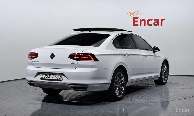VW Passat, снимка 2 - Автомобили и джипове - 53530120