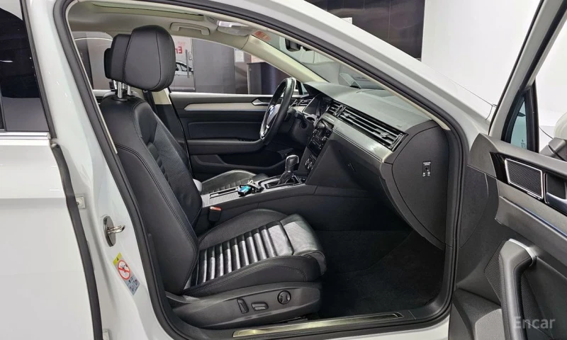 VW Passat, снимка 10 - Автомобили и джипове - 53530120