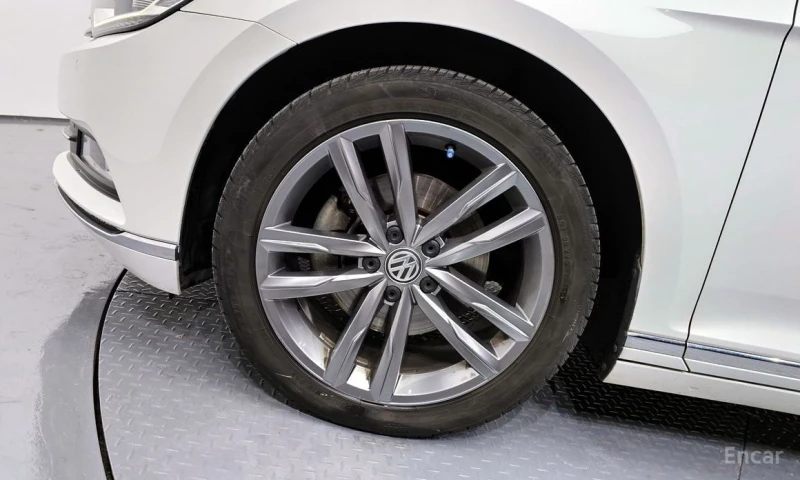 VW Passat, снимка 5 - Автомобили и джипове - 53530120