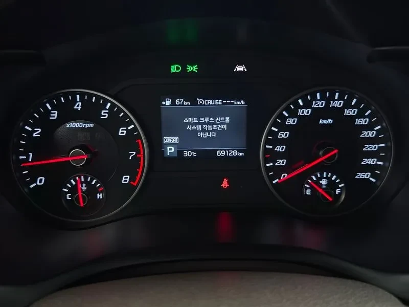 Kia Stinger 2.0 TURBO AWD, снимка 8 - Автомобили и джипове - 55559351