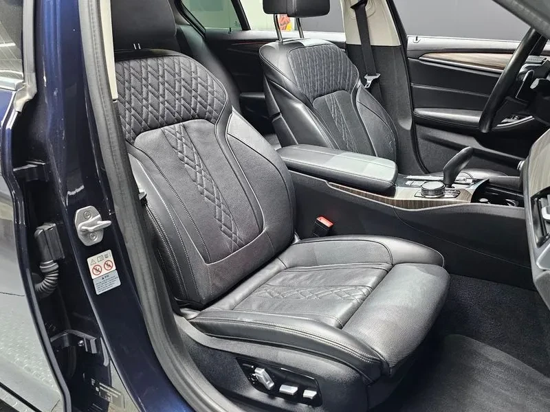 BMW 530 LUXURY G30, снимка 11 - Автомобили и джипове - 55790050