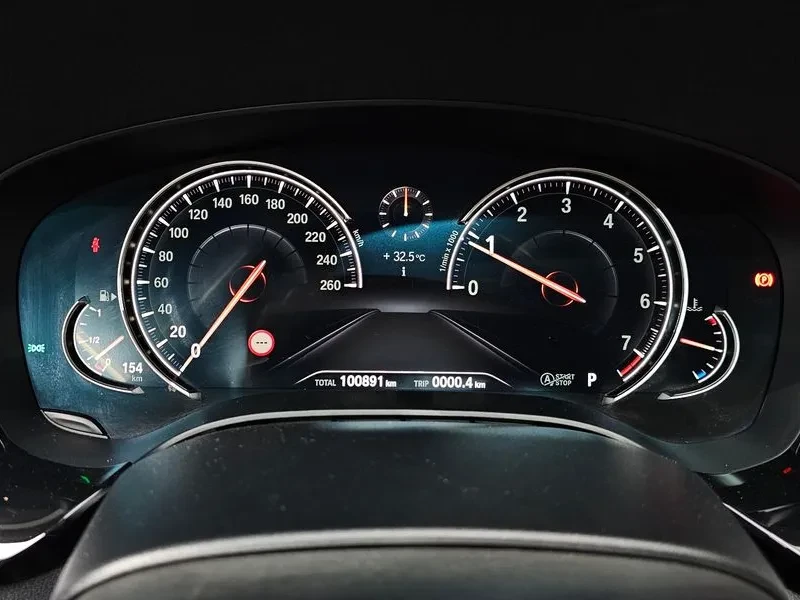 BMW 530 LUXURY G30, снимка 8 - Автомобили и джипове - 55790050
