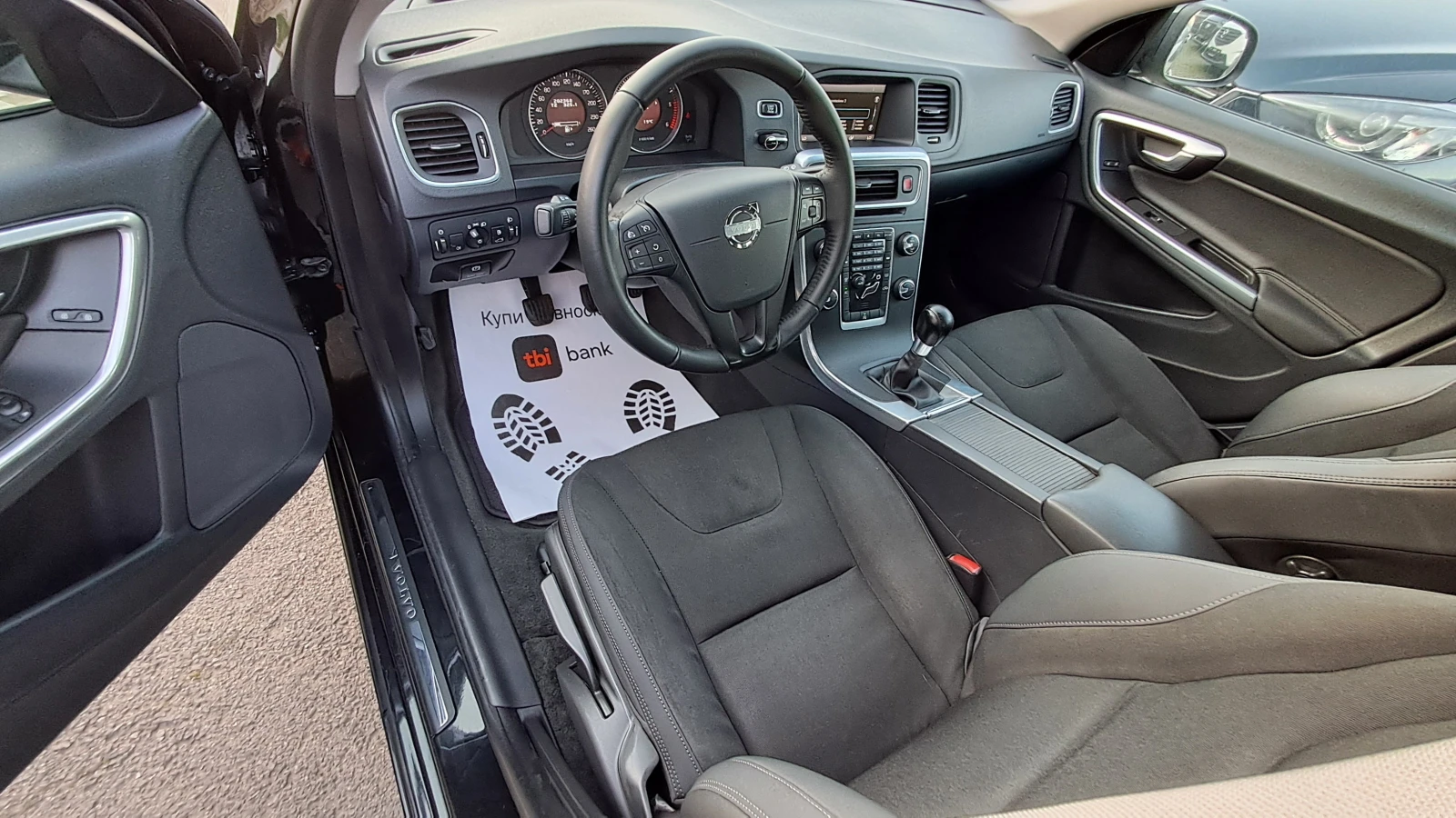 Volvo V60 РЕАЛНИ КМ ИЗКЛЮЧИТЕЛНО СЕРВИЗ КНИЖК ОБСЛУЖН УНИКАТ, снимка 7 - Автомобили и джипове - 11715522