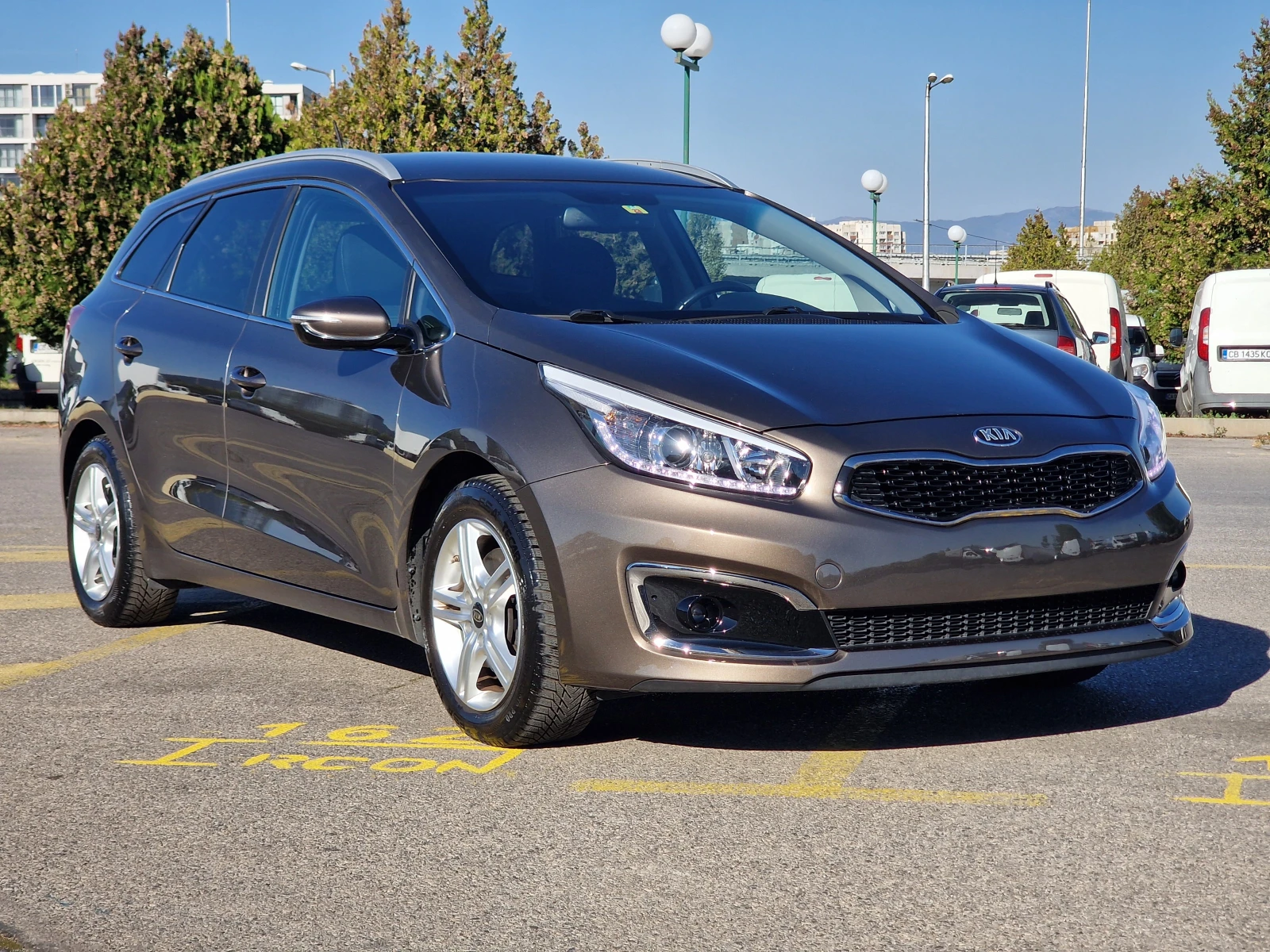 Kia Ceed SW 1.0 TGDI 79800 km. - изображение 2