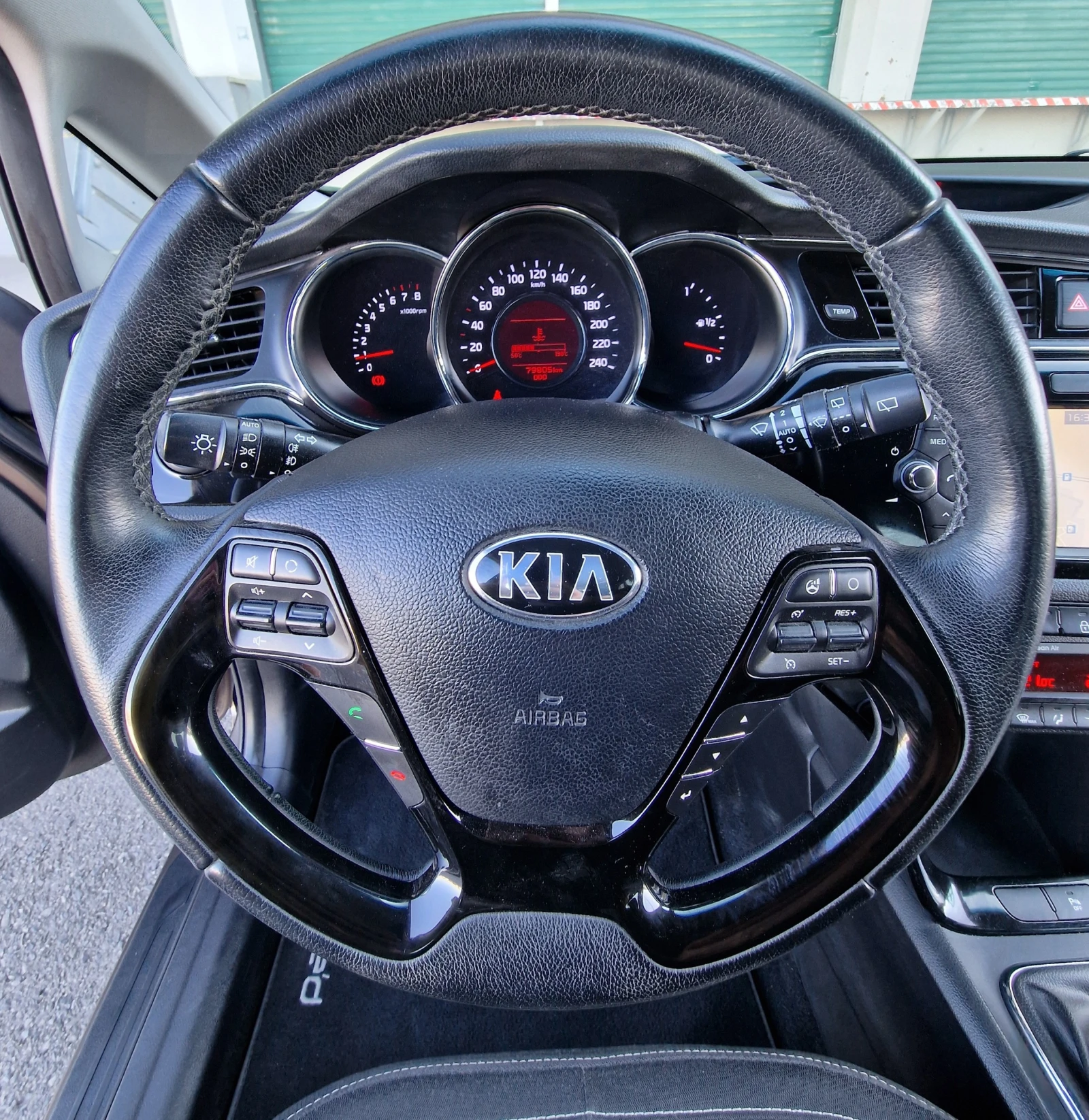 Kia Ceed SW 1.0 TGDI 79800 km. | Mobile.bg — изображение 11